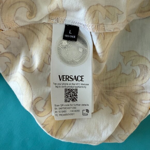 Versace Leafy Baroque Cotton Jersey T-Shirt Yellow Large 1019460 NWT $625 - Picture 6 of 9